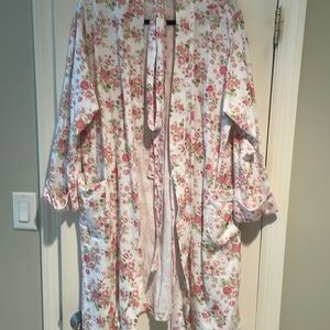 Carole Hochman pink roses belted robe size Large